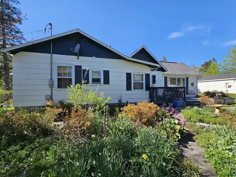 410 E Bayfield St, Washburn, WI 54891