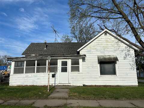 1323 5th Street, Perry, IA 50220