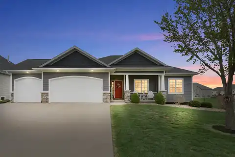 1007 Lake View Drive, Pella, IA 50219