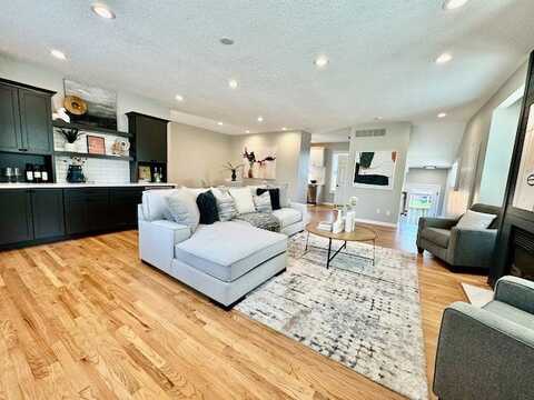 601 41st Street, Des Moines, IA 50312