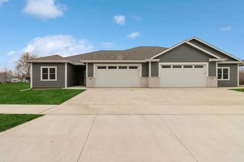 2367 N 10th Avenue E, Newton, IA 50208