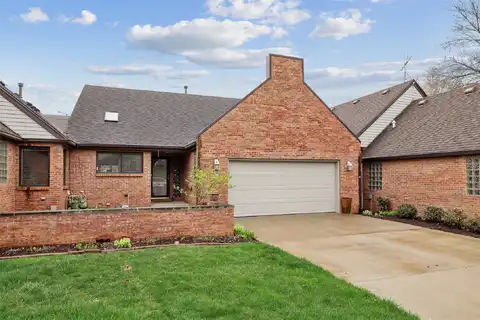 692 58th Place, West Des Moines, IA 50266