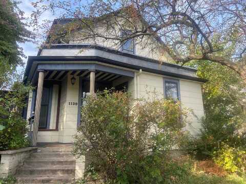 1129 Center, Dubuque, IA 52001
