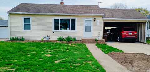 215 S Jones, Maquoketa, IA 52060