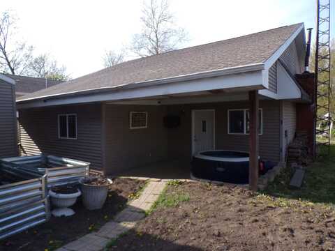 885 W 590 S, Wolcottville, IN 46795