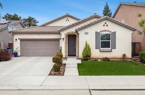 2749 Griffith Avenue, Clovis, CA 93611
