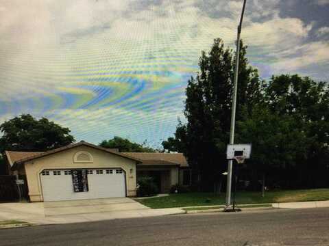 240 Kenneth Avenue S, Kerman, CA 93630