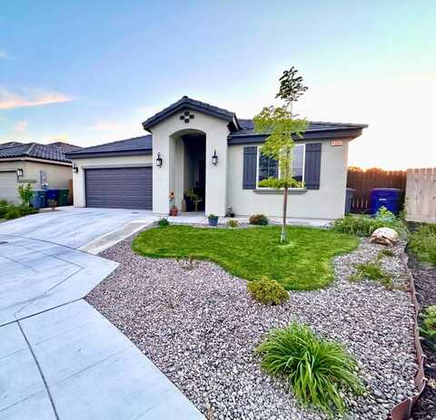 1097 Wasatch Drive, Madera, CA 93638