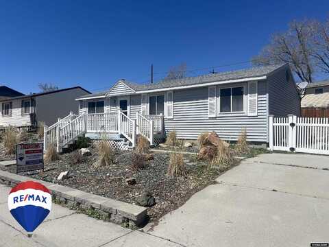302 Kinnikinnick, Riverton, WY 82501
