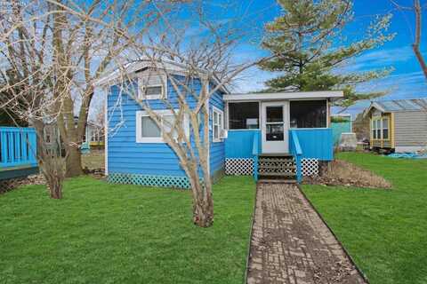 1233 Fox, Middle Bass Island, OH 43446