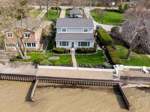 2655 E Sand Road, Port Clinton, OH 43452