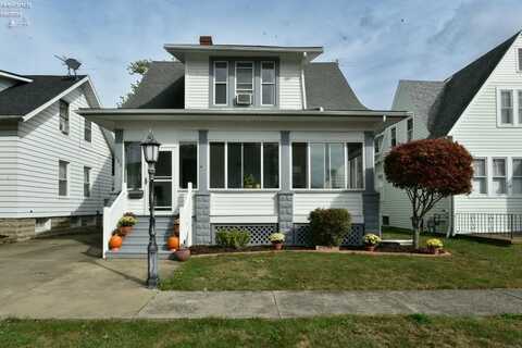 123 Hayes Avenue, Port Clinton, OH 43452