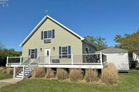 203 Lower Cliff Drive, Kelleys Island, OH 43438