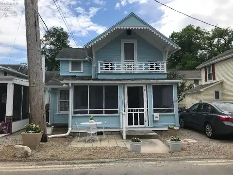317 W 2nd Street, Lakeside, OH 43440