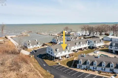 89 N Schooner Point Drive, Port Clinton, OH 43452