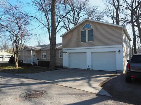 541 Oak Avenue, Lakeside, OH 43440