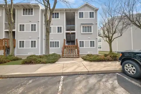220 W Lakeshore Drive, Port Clinton, OH 43452