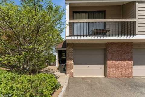 87 Overlook Dr, Union, NJ 08809
