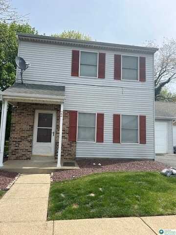 22 Fort Lee Court, Fair Oaks, PA 18040