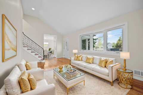 12 Mayfair Road, Holmdel, NJ 07733