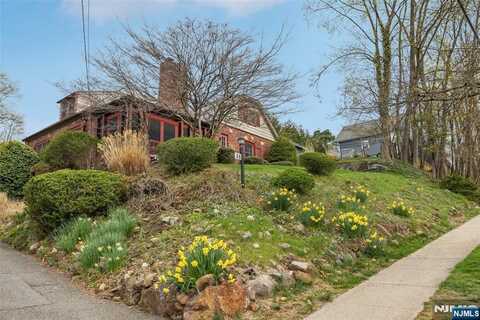 88 Prospect Street, Verona, NJ 07044