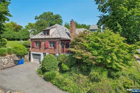 88 Prospect Street, Verona, NJ 07044