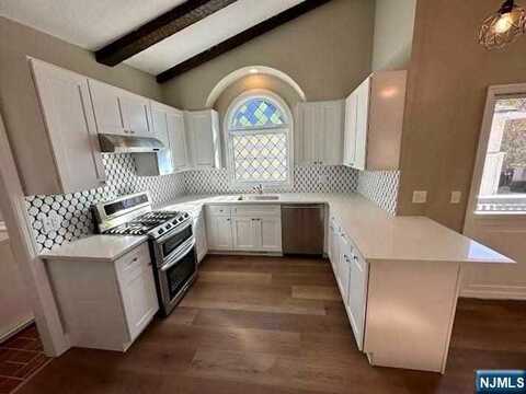 547 Valley, Montclair, NJ 07043