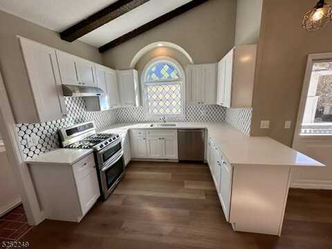 547 Valley Rd, Montclair, NJ 07043