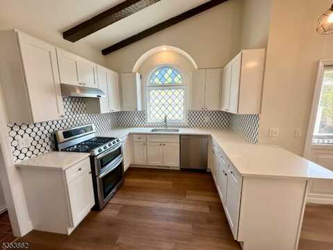 547 Valley Rd, Montclair, NJ 07043