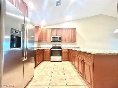 4035 SW 8th Place, Cape Coral, FL 33914