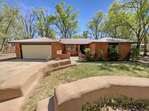 7112 ISLETA Boulevard SW, Albuquerque, NM 87105