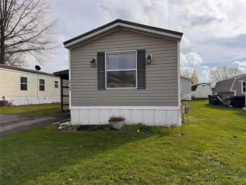 2724 GREEN ACRE Drive, Erie, PA 16506
