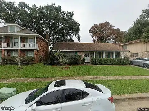 Peach Tree Ct, New Orleans, LA 70131