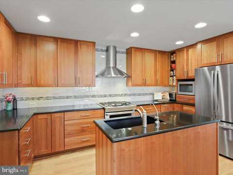 16Th, ARLINGTON, VA 22207
