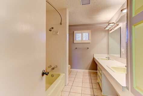 40Th, LUBBOCK, TX 79413