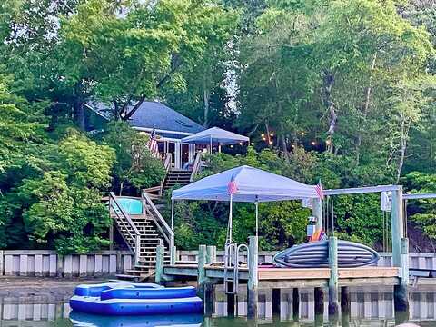 Farmers Dell, DELTAVILLE, VA 23043