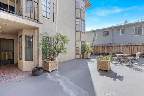 Louise, GLENDALE, CA 91206