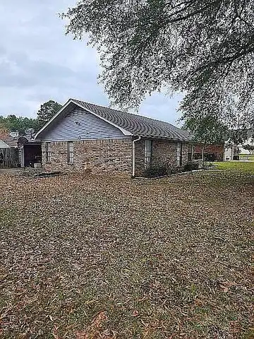 Hidalgo, WAKE VILLAGE, TX 75501