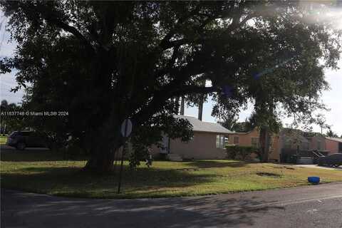 Avenue I, BELLE GLADE, FL 33430