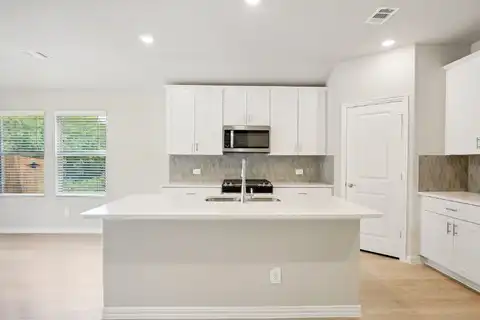 Possum Dr, Farmersville, TX 75442