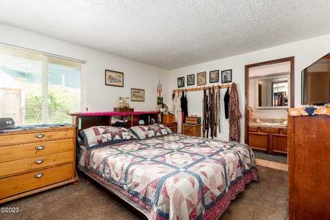 30Th, LINCOLN CITY, OR 97367