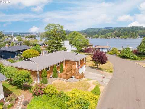 30Th, LINCOLN CITY, OR 97367
