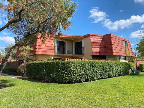Trent Ct, Boca Raton, FL 33433