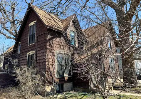 Amherst, OSHKOSH, WI 54901