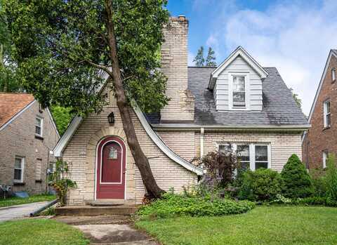 Crestwood, MILWAUKEE, WI 53209