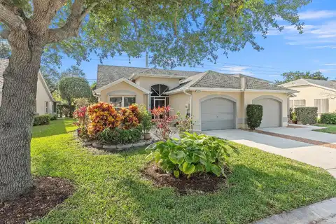 Brittney, PORT SAINT LUCIE, FL 34952
