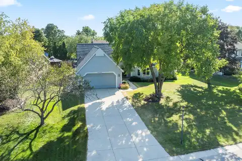 Foxwood, WAUKESHA, WI 53186