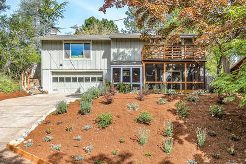 Fox, ASHLAND, OR 97520
