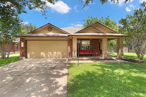 Nicole, BASTROP, TX 78602