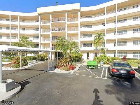 Oaks Ln, Pompano Beach, FL 33069